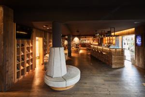 Hol lub bar w obiekcie Hotel Gerl