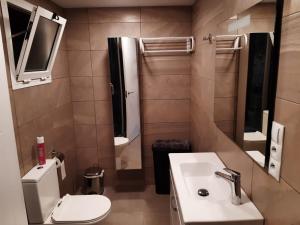 Kúpeľňa v ubytovaní Modern huge appartement, just 100 m from the beach