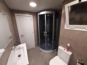 Kúpeľňa v ubytovaní Modern huge appartement, just 100 m from the beach