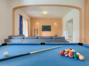 Biliár nebo kulečník v ubytování Holiday Home Melian by Interhome