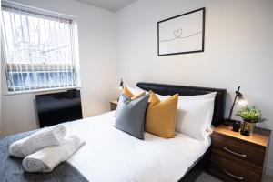 Stylish 2 Bedroom - IQuarter Apartment