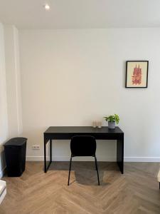 Φωτογραφία από το άλμπουμ του Spacious 65m2 Apartment in the Centre of Eindhoven - R65B στο Αιντχόφεν