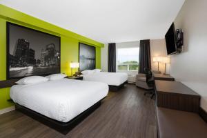 Gallery image of Super 8 by Wyndham Winnipeg East MB in Winnipeg