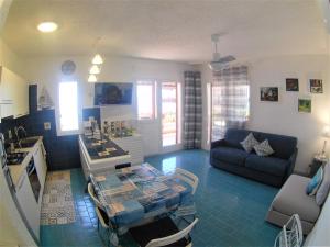 Istumisnurk majutusasutuses Sea Beach Taormina Apartments