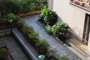 Vonkajšia záhrada v ubytovaní LovingStresa 2 brand new apartment