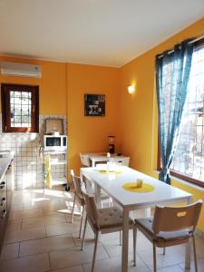 Gallery image of The Yellow House in Fiumicino