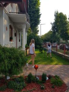 Gallery image of Gabi Appartementhaus mit Jakuzzi, Sauna und Stand Up Paddle Board in Balatonlelle