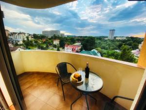 Balkoni atau teres di Apartment modern style