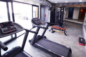 Fitness centrum a/nebo fitness zařízení v ubytování Green Hills Suites