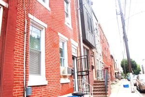 Gallery image of Clover 2900 - Apartment and Rooms with Private Bathroom near Washington Ave South Philly in Philadelphia