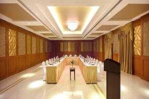 Orchha Palace and Convention Centre商务区和/或会议室