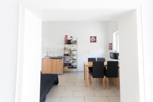 Kuchyň nebo kuchyňský kout v ubytování Oberkasseler Hof Bonn