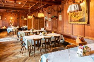 Restaurace v ubytování Hotel Gasthof Alte Post Holzkirchen