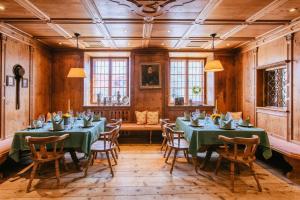 Posezení v ubytování Hotel Gasthof Alte Post Holzkirchen
