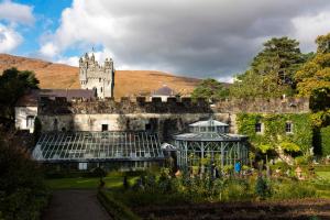 Donegal Wild Atlantic Hostel 야외 정원
