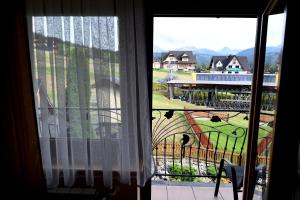 Výhľad na hory alebo výhľad na hory priamo z of the bed and breakfast