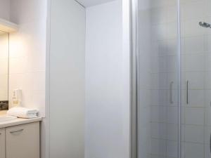 Koupelna v ubytování Aparthotel Adagio Access Avignon