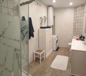 Kúpeľňa v ubytovaní Lagunillas Travel Apartment BY NAMASTE ELITE + 15 fotografií