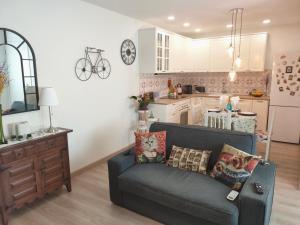 Kuchyňa alebo kuchynka v ubytovaní Lagunillas Travel Apartment BY NAMASTE ELITE