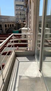 - Vistas al balcón de un edificio en IMPERIA 2, en Niza