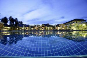 Bazén v ubytování Kuiburi Hotel & Resort nebo v jeho okolí