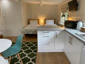 A kitchen or kitchenette at Willow Down 