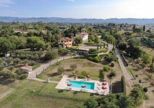 an aerial view of a estate with a swimming pool at La Scuola Di Furio Apartments in Fucecchio