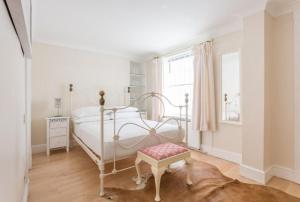 Кровать или кровати в номере Marylebone Luxury Duplex