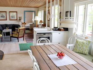 Fotografie z fotogalerie ubytování 6 person holiday home in Slöinge v destinaci Slöinge