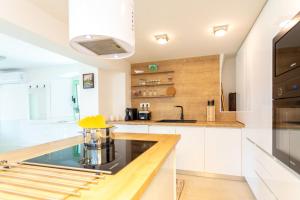 Kuchnia lub aneks kuchenny w obiekcie Holiday house DREAM