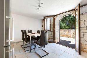 Posedenie v ubytovaní Villa Ajeni by Perle di Puglia