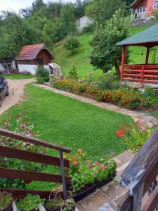 A garden outside Apartment Sijakovic