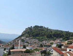 Foto dalla galleria di Guesthouse "PELIVANI" a Berat