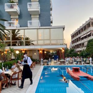 Bazén v ubytovaní Hotel Corallo alebo v jeho blízkosti