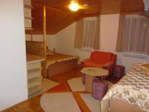 Posezení v ubytování Guesthouse Mali Raj + 37 fotografií
