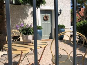 Patio alebo iná vonkajšia časť ubytovania Villa Julius Sopot