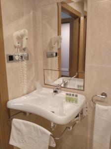 A bathroom at Hotel La Boroña