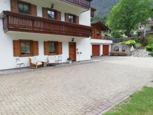 Budova, kde se apartmán nachází + 56 fotografií