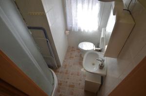 Kúpeľňa v ubytovaní Studio Apartment La Maison de Catherine