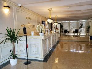 Vstupní hala nebo recepce v ubytování Hotel Terra + 25 fotografií