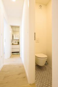 Koupelna v ubytování Sea view apartment in the city center with free parking + 24 fotografií