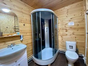 Un baño de Baikal Terra Hotel