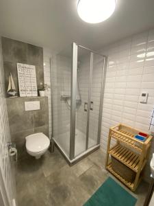 Ένα μπάνιο στο Ostseebungalow HaningHuus +44 φωτογραφίες