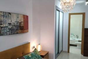 Kúpeľňa v ubytovaní LOVELY APARTMENT DENIA, piscina, jacuzzi, pádel, parking