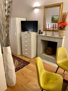 TV a/nebo společenská místnost v ubytování Sisters’home + 148 fotografií