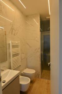 Bilik mandi di CaseMaggi Sea View Terrace +23 gambar