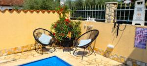 Patio nebo venkovní prostory v ubytování Holiday Home "Mala kuća " with heated pool