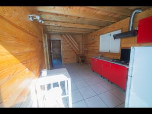 Photo de la galerie de l'établissement Chalet rodali, à Saint-Pierre 3 autres photos