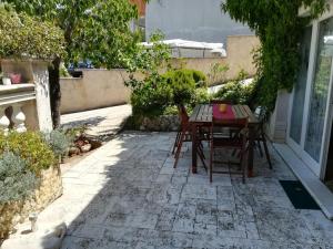 Patio alebo iná vonkajšia časť ubytovania Villa Caroline