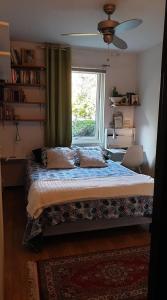 Llit o llits en una habitació de Entire private 2 rooms apartment in city center of Malmö close to Copenhagen